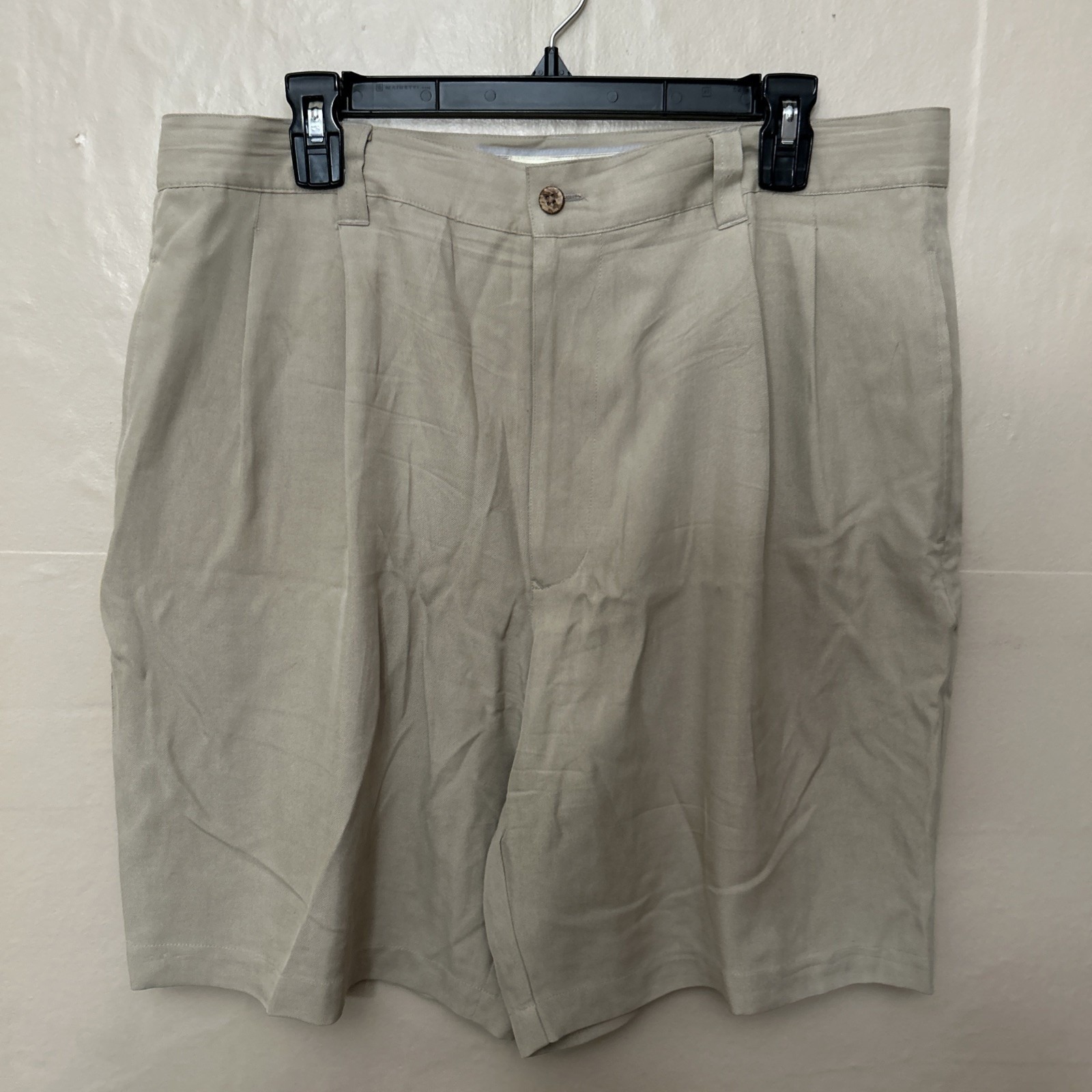 Mens Siegfried Size 36 Silk Pleated Front Dress Khakis Shorts
